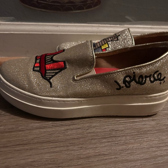 Brazilian shoes in grwat condition. used twice - Picture 2 of 4